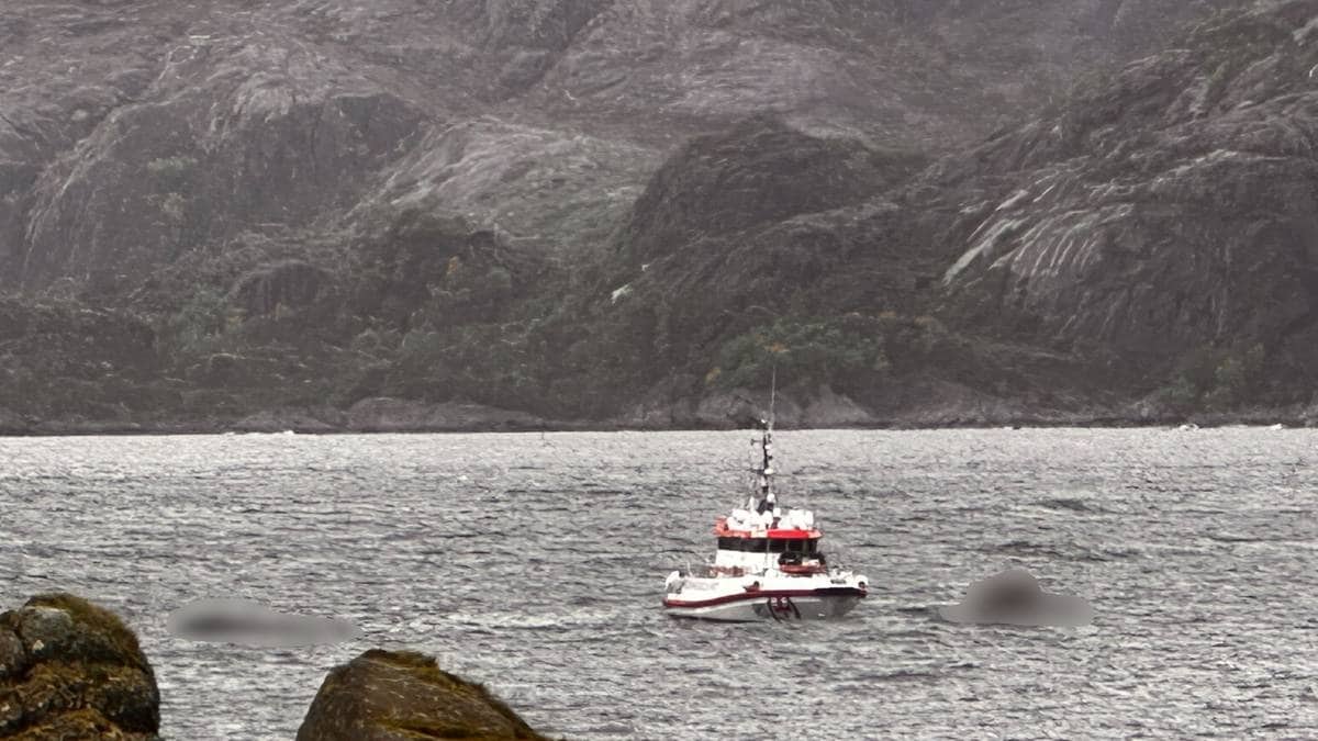 Båt med syv personer kantret i Lofoten: – Dramatisk redningsaksjon