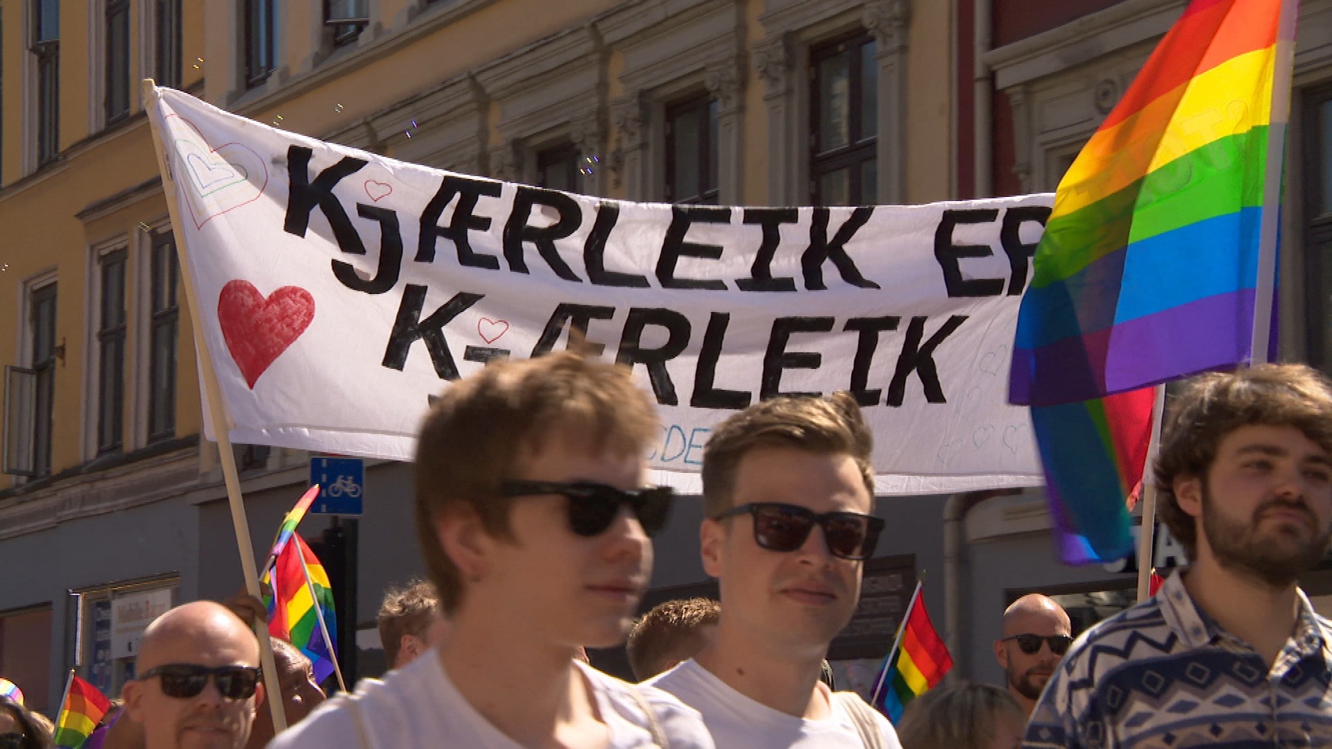 Gigantisk Pride Parade Som 17 Mai Men Uten Alle Reglene Nrk Norge Oversikt Over Nyheter Fra Ulike Deler Av Landet