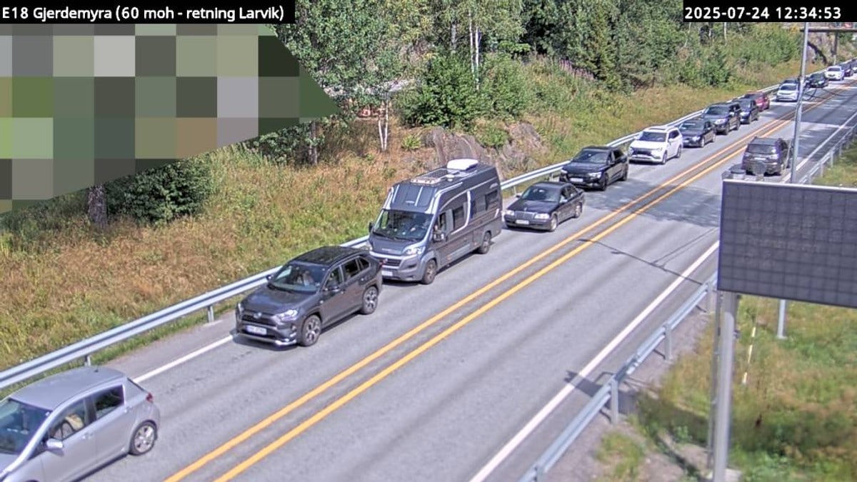 Stenger E18 etter ulykke i Kragerø