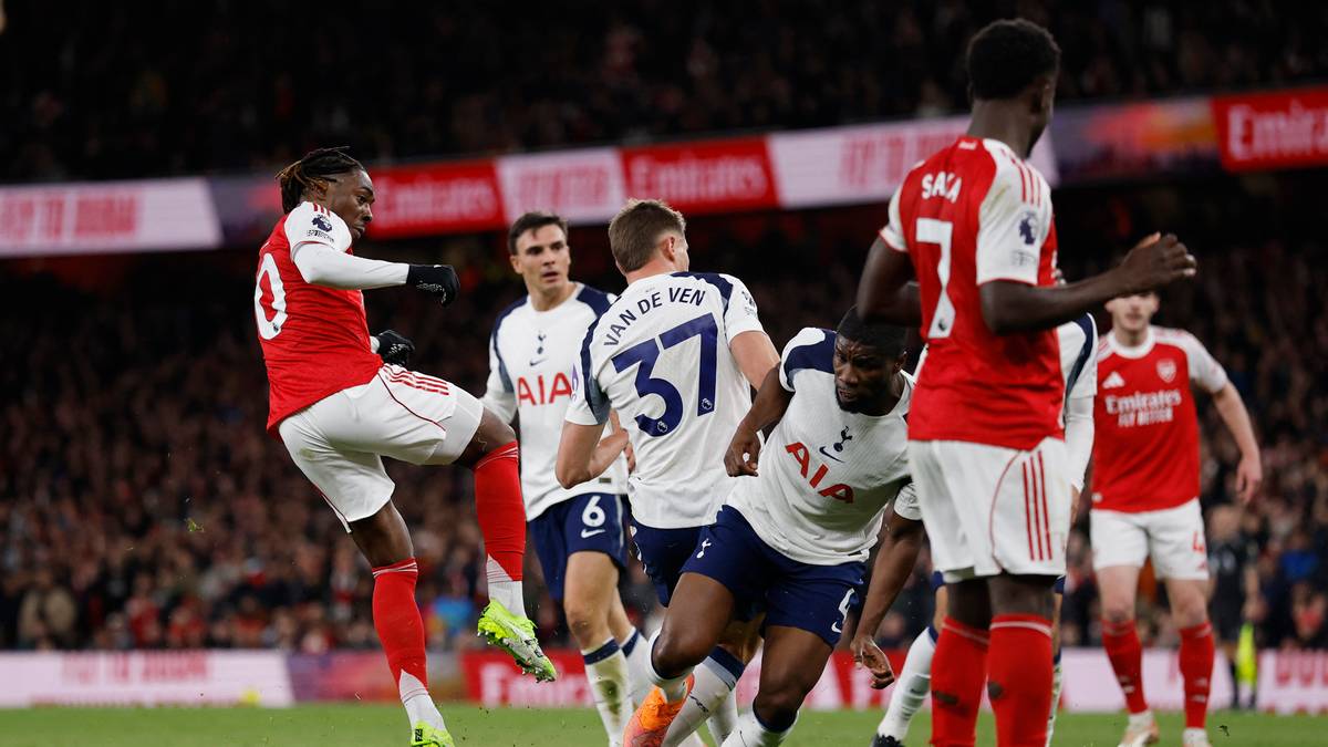 Schmeichel mener dette Eze-målet aldri skulle stått