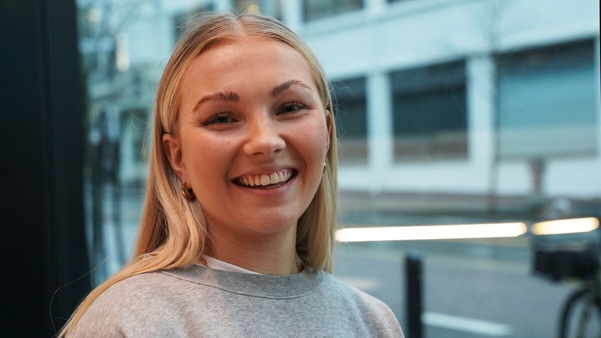 Emma (20) hyllar at regjeringa er «festbrems»: – Mange russ opplever heilt forferdelege ting