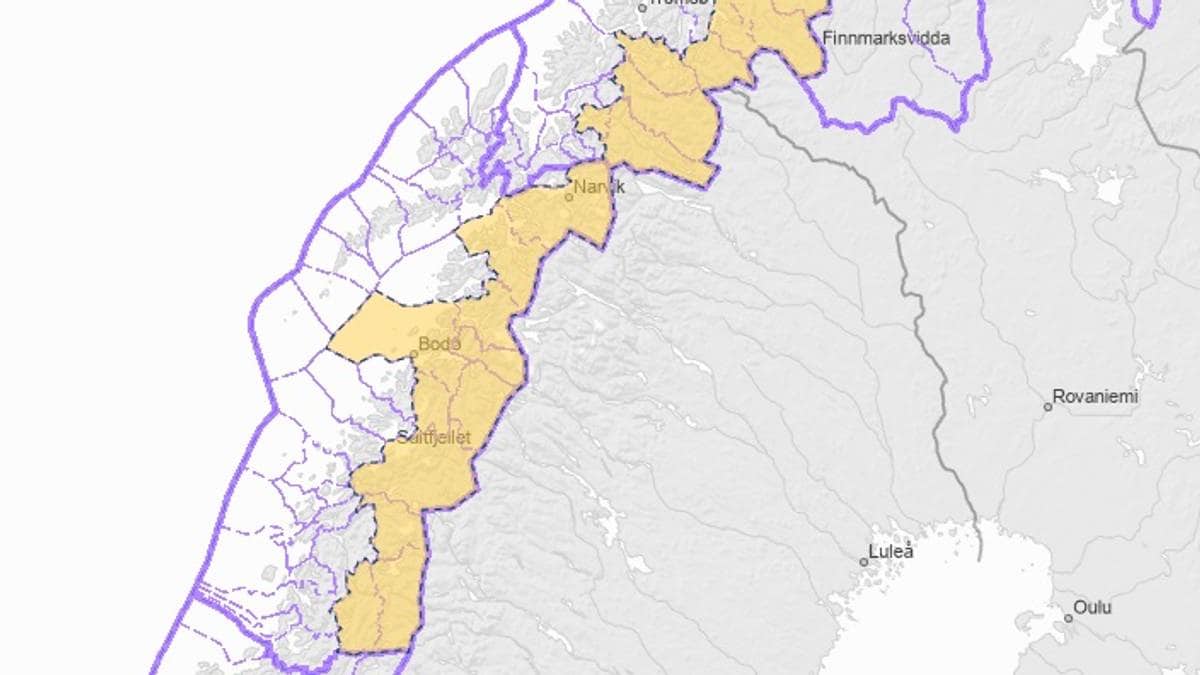 Flomfare i Nordland: Ber folk flytte biler og campingvogner