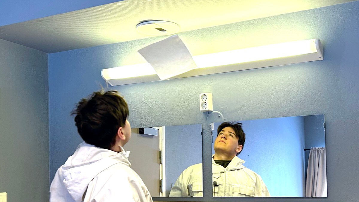 Andreas (20) deler fellesdusj og toalett med seks kolleger i Forsvaret: – Får ikke egentid