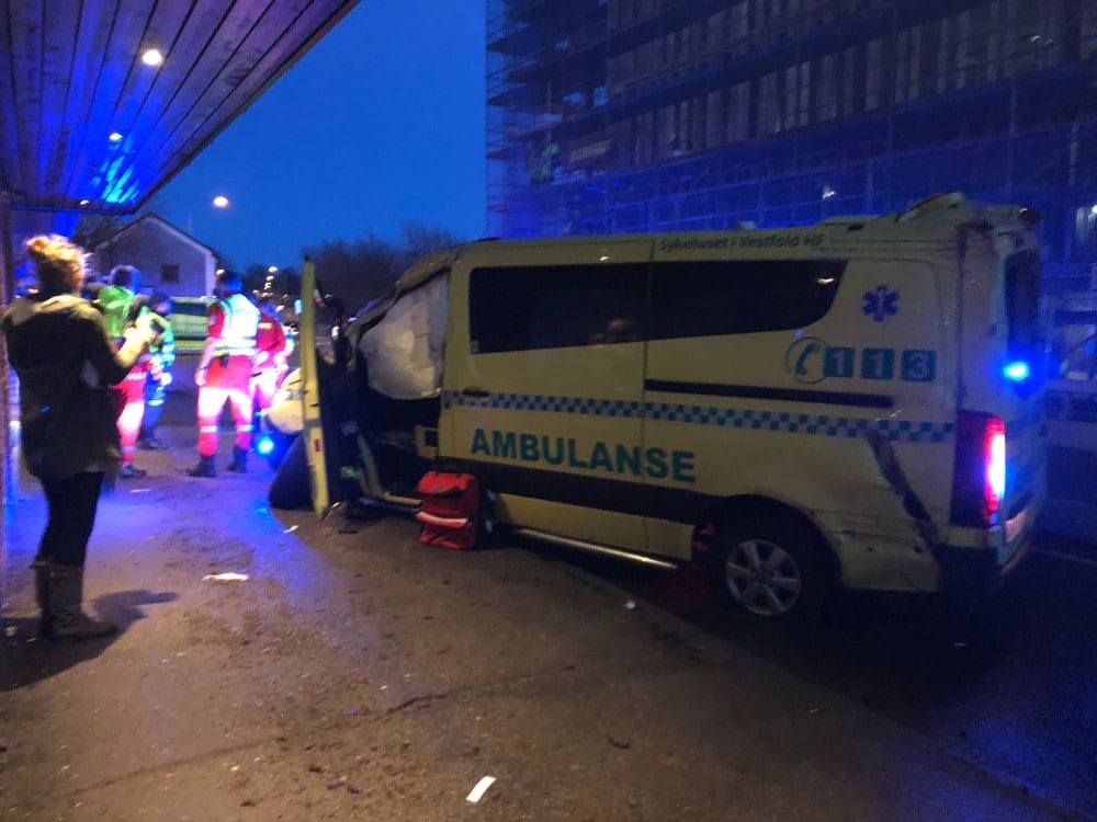 Ambulanser i trafikkulykke