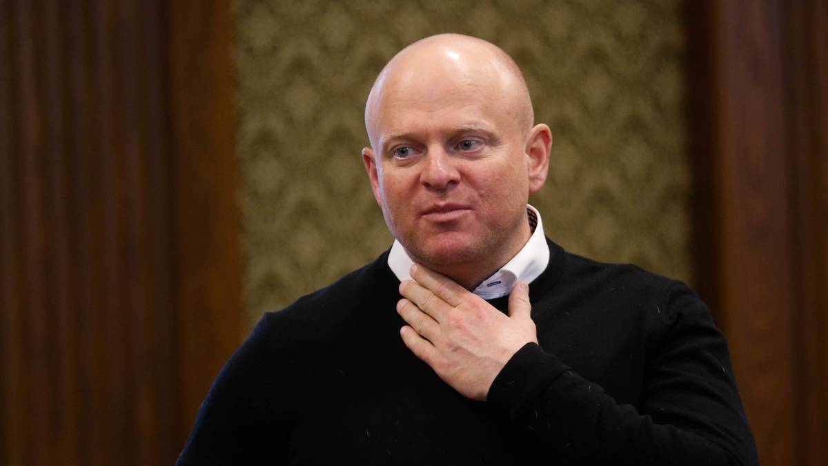 Reagerer med sjokk og vantro