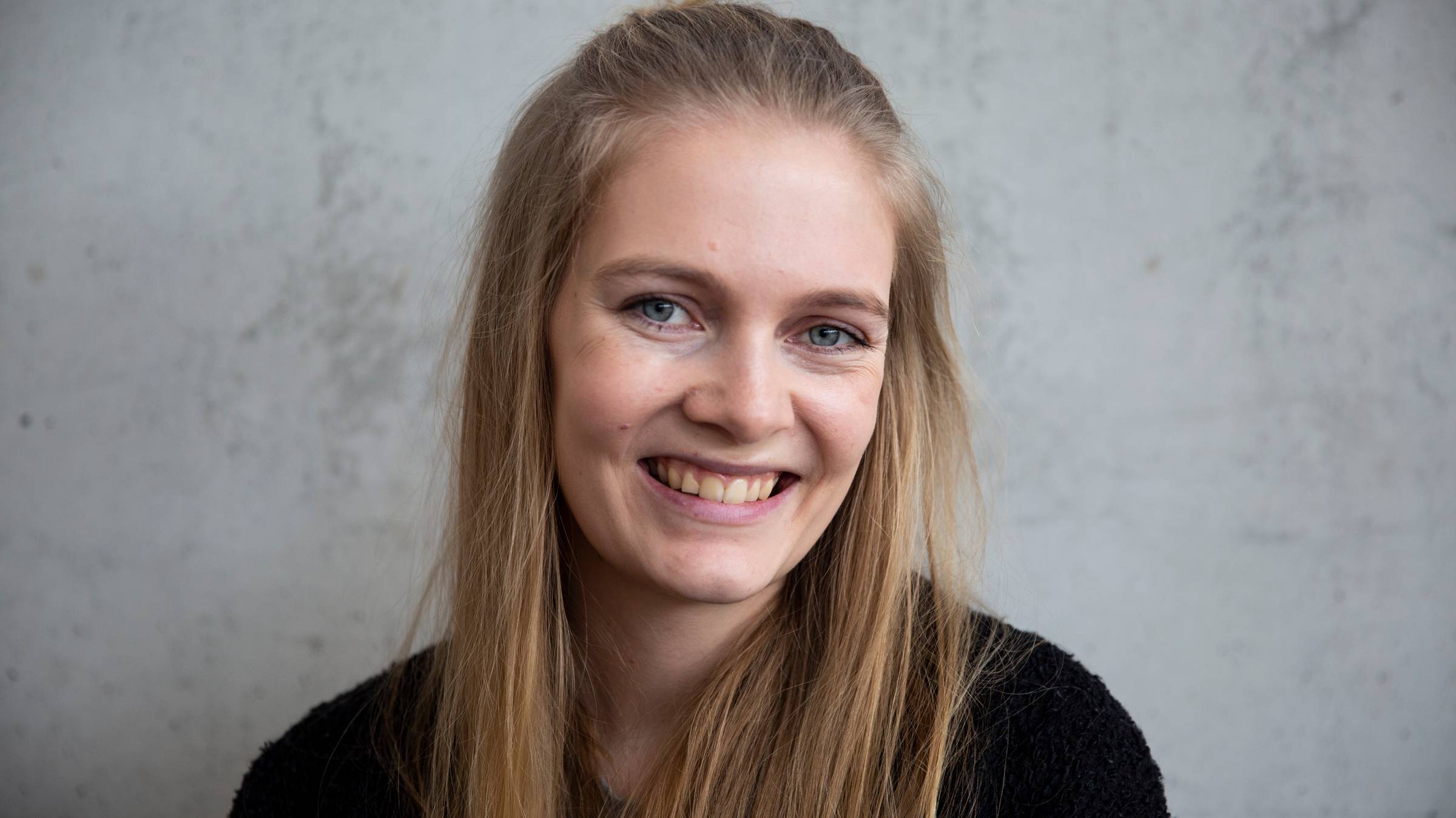Marie Håland smiler