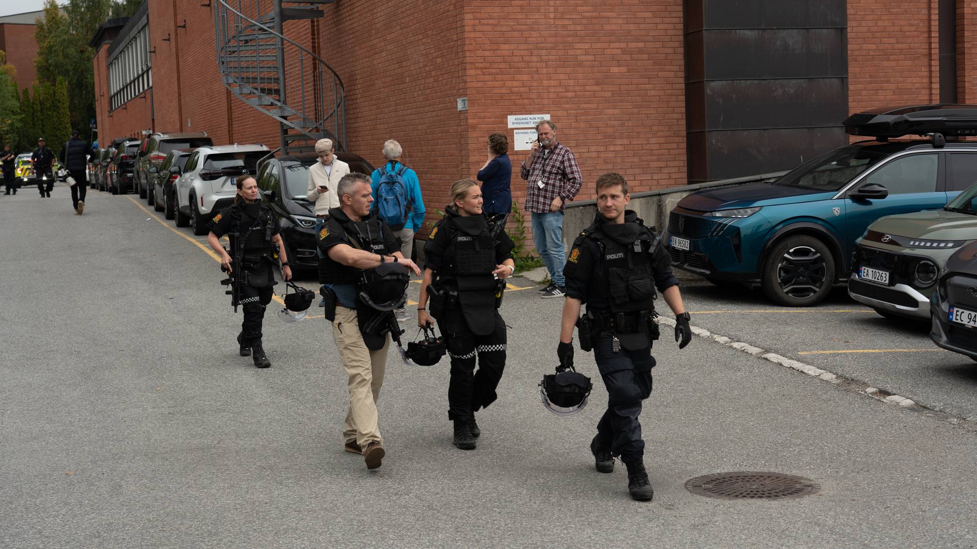 Fredag 28.august måtte elever og lærere ved skolen evakuere etter en uavklart trusselsituasjon. Noen timer senere varslet politiet at faren var over. 