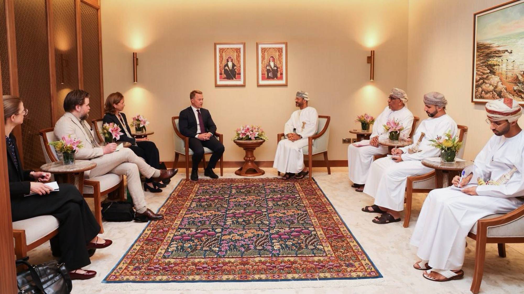 g Statssekretær Andreas Motzfeldt Kravik og Omans utenriksminister Badr bin Hamad Al Busaidi