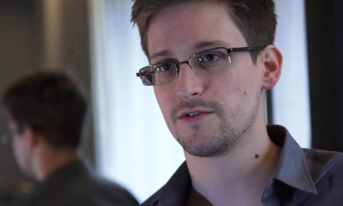 Snowden: – Jeg trodde det kunne koste meg livet – NRK Urix –  Utenriksnyheter og -dokumentarer