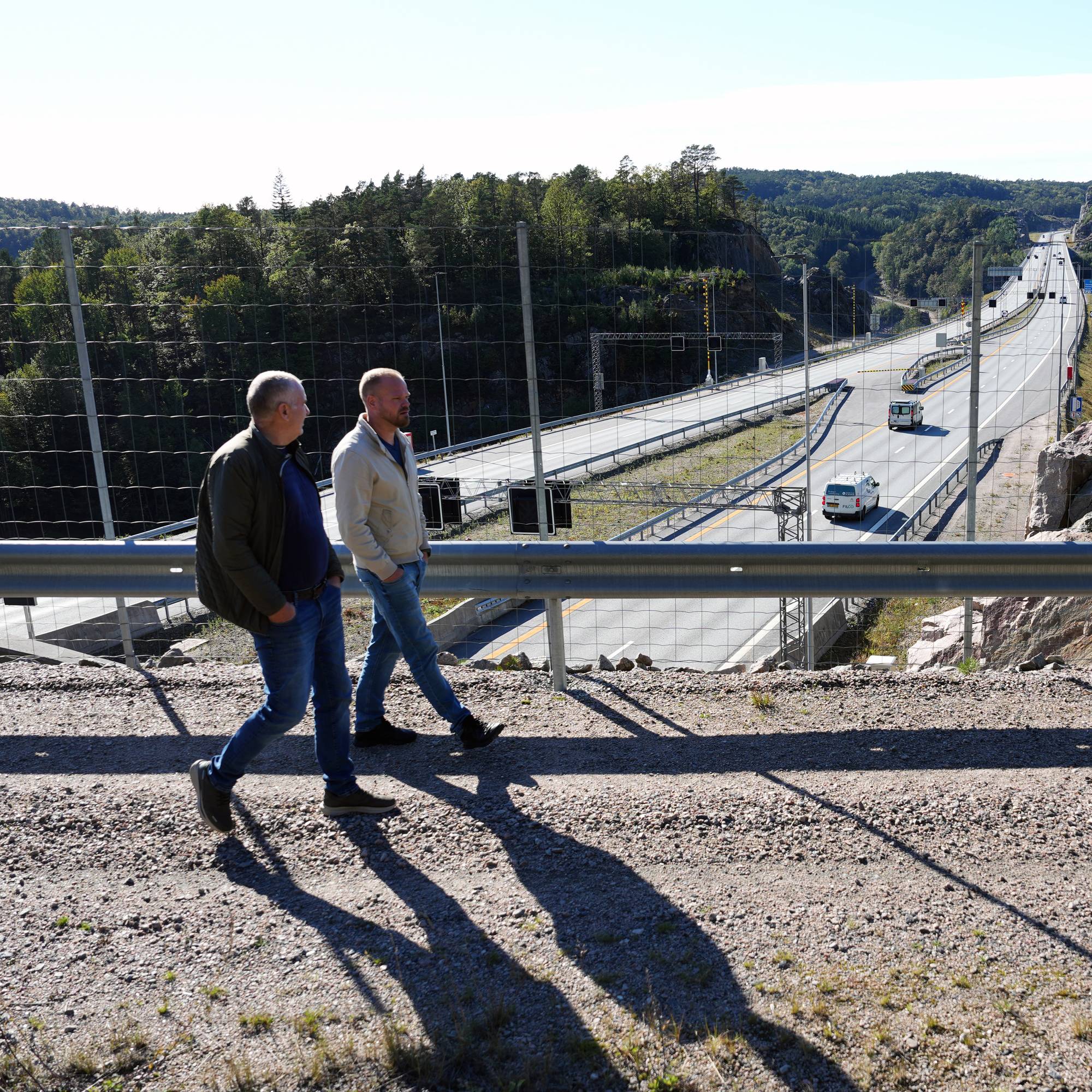 Gruppelederne i Ap i Lindesnes og Kristiansand kritiserer egen regjering i E39-saken. 
Kenneth Mørk fra Kristiansand og Jan Øyvind Åkvik fra Lindesnes. 