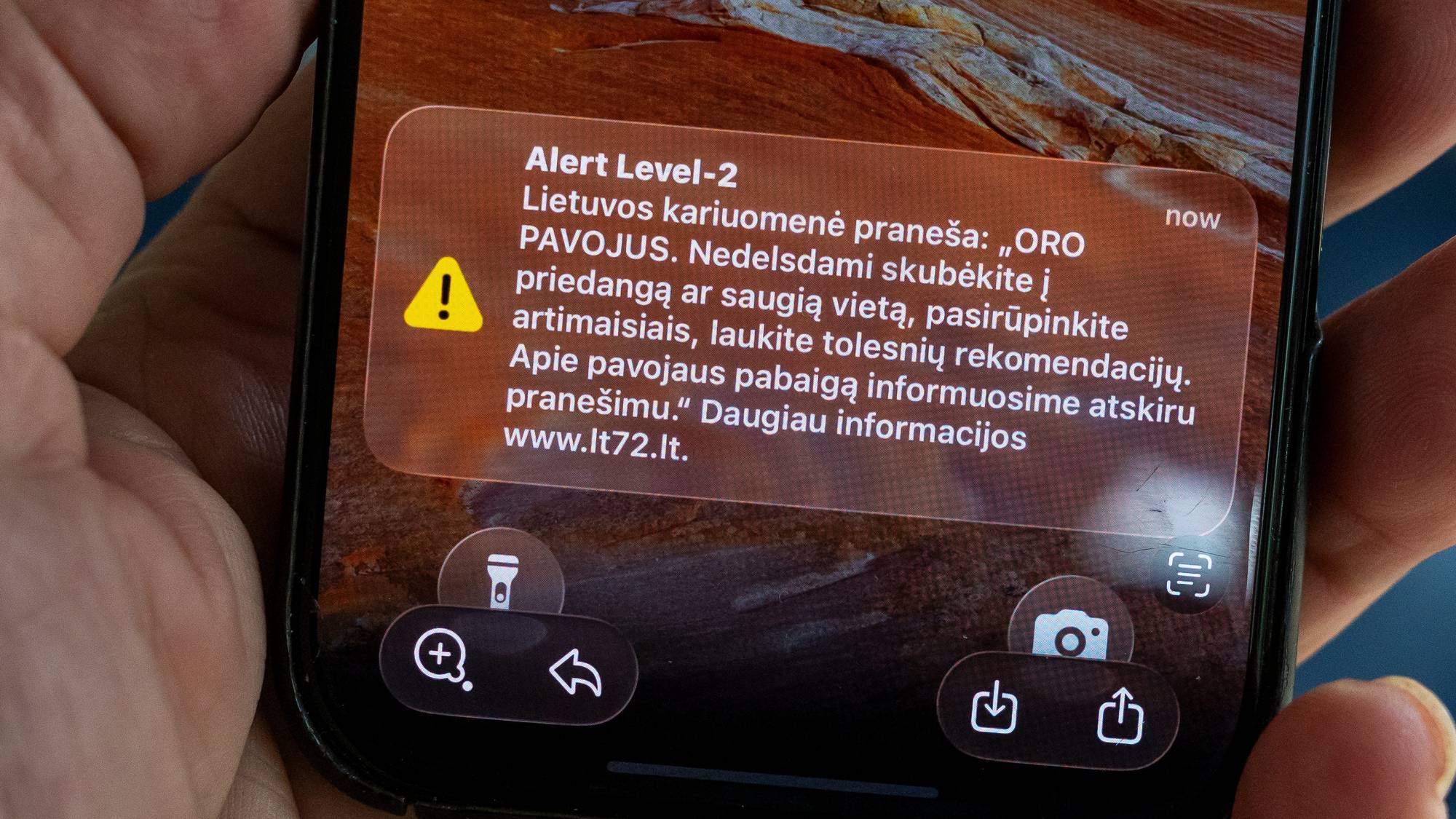 Dronealarm på mobiltelefoner i Litauen.