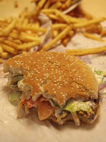 Knuts hjemmelagde hamburger: oppskrift med kalorier