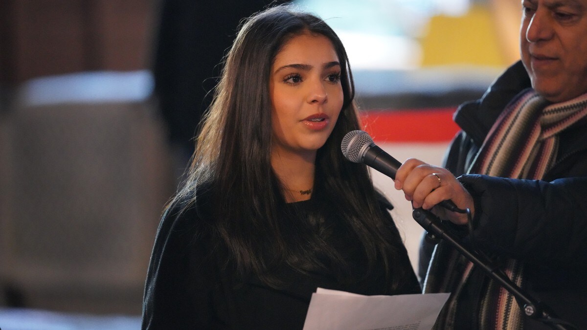 Ronja (16) med beskjed til politikerne: – Det er ikke for sent å rydde opp