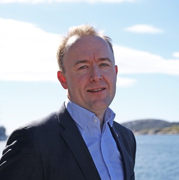 Eirik Sivertsen (Ap) sitter i transport- og kommunikasjonskomiteen på Stortinget