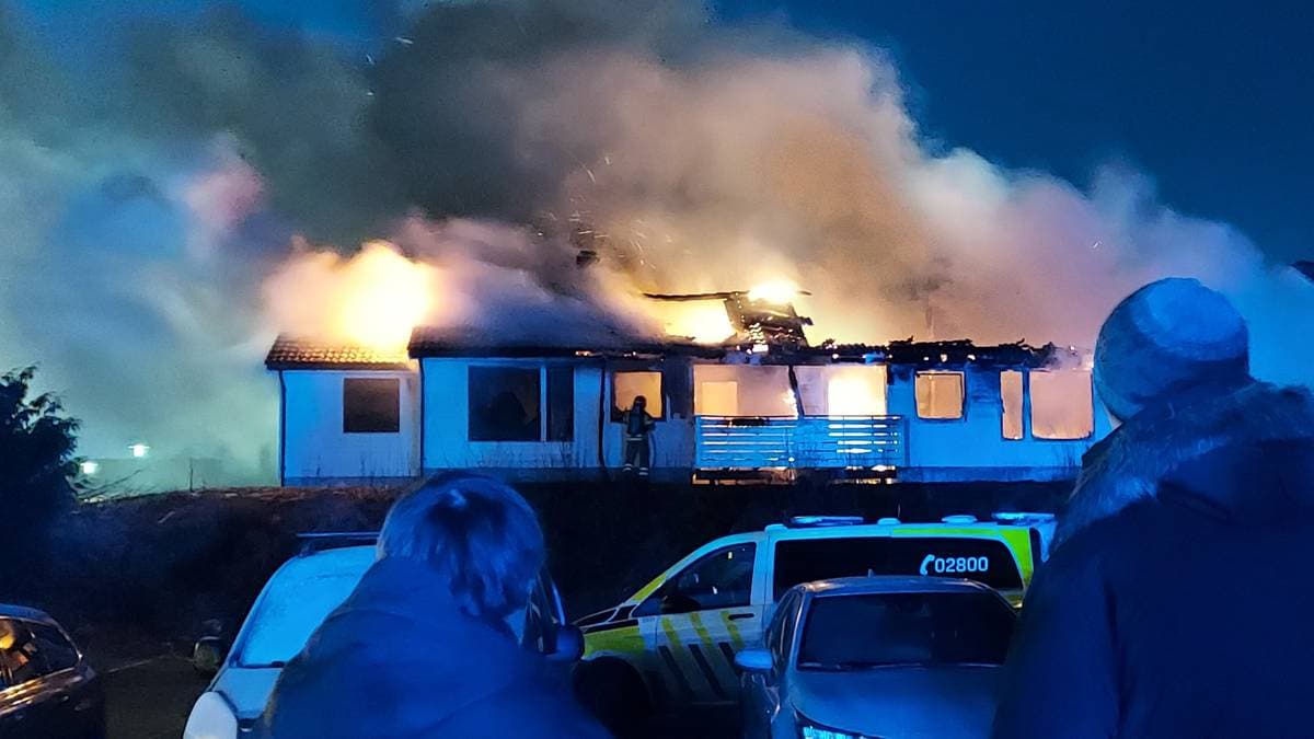 Woman in her 80s missing in fire in Alver – NRK Vestland