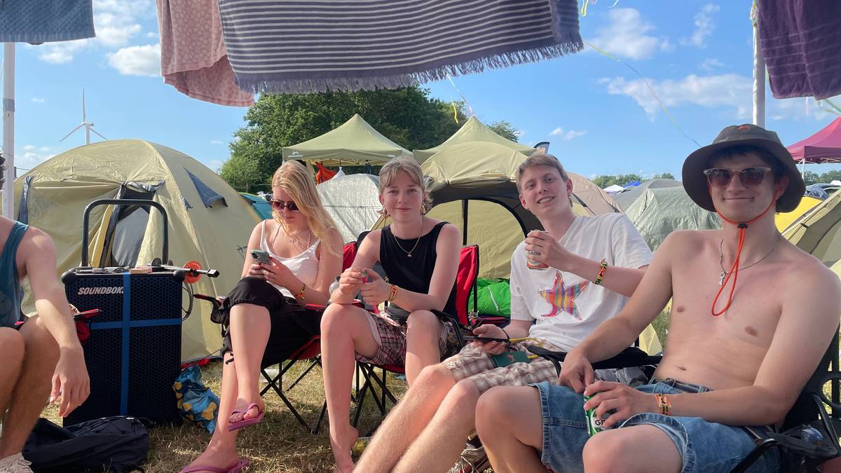 Hetebølge i Danmark. Samtidig våknet festivaldeltakere av lyn