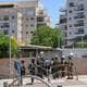 JACK GUEZ / AFP,NTB Israelske soldater utenfor boligblokker