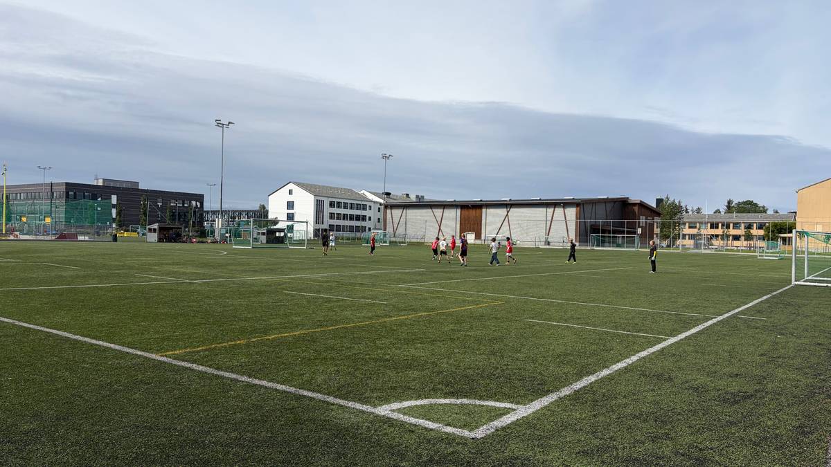 Rigger til fellesvisninger av Norge-kampen i hele fylket