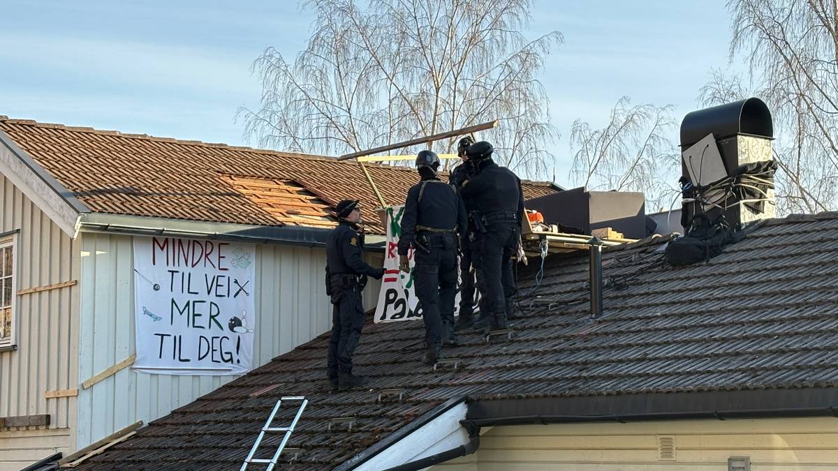 Politiet fjerner husokkupanter på Lillehammer – tar seg gjennom taket