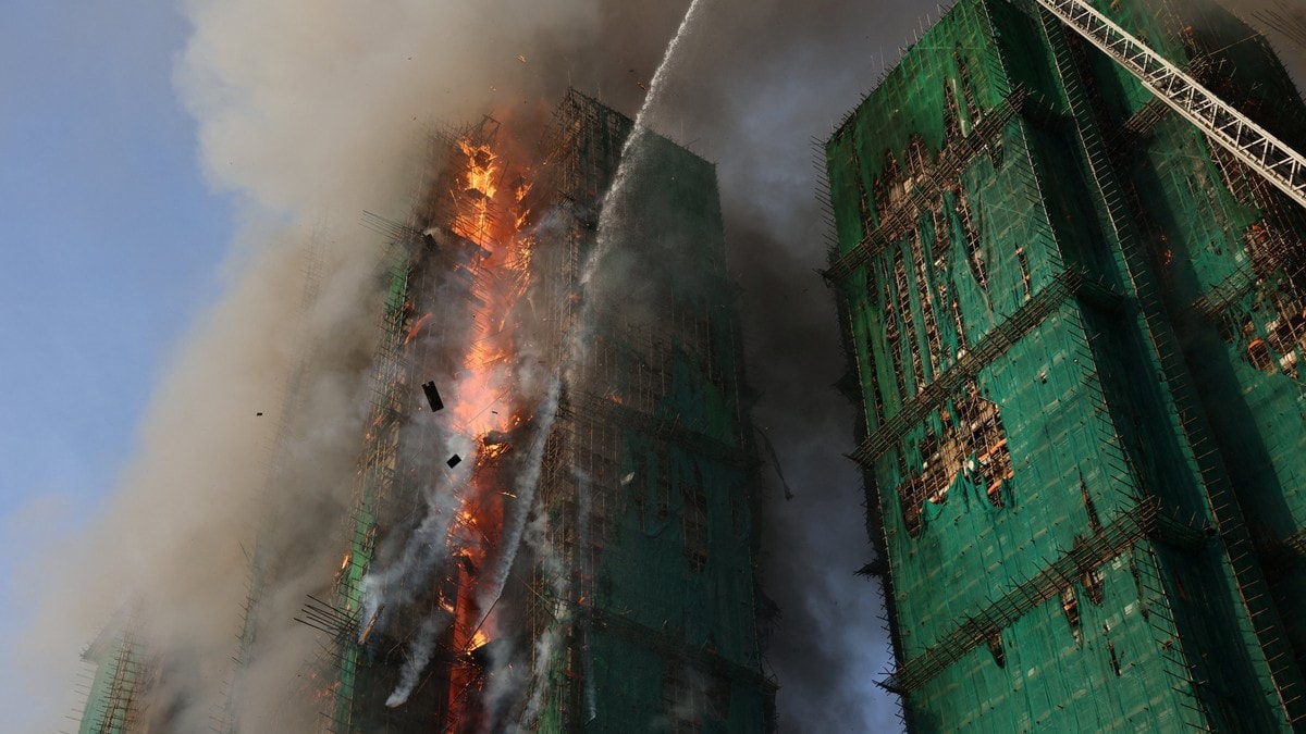 Boligblokker i brann i Hongkong – minst fire døde