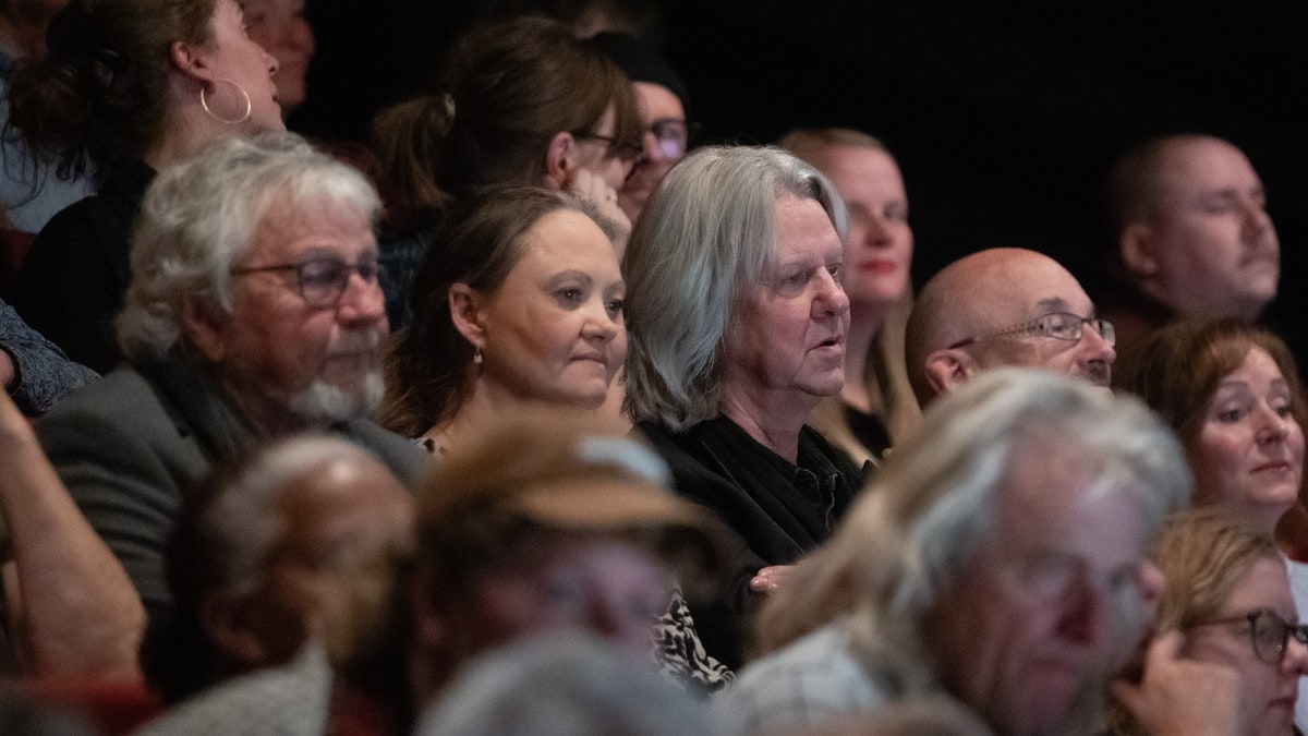 Her ser han musikken sin som teaterstykke