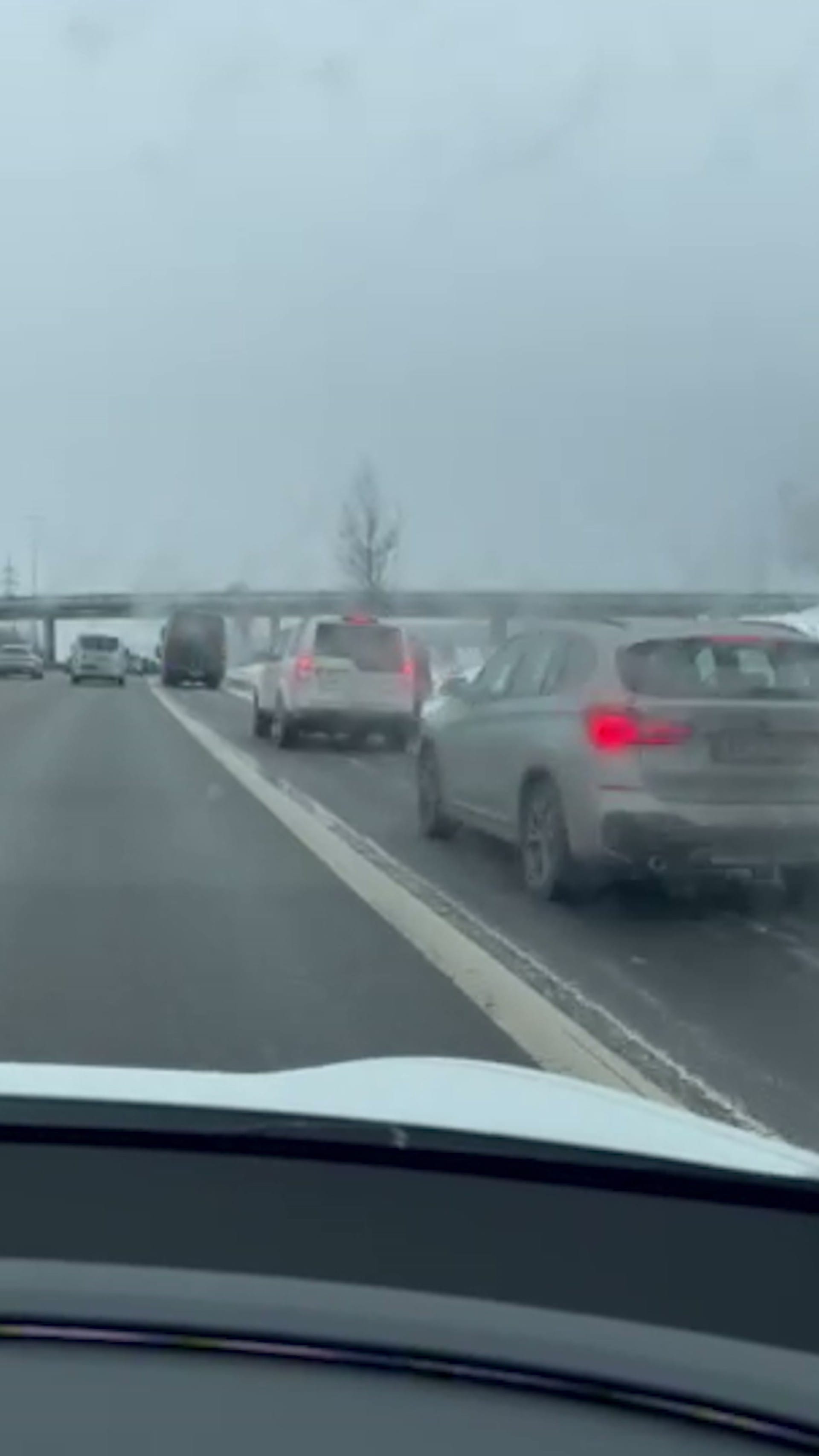 Værfenomen skapte kaos på E6: – Merkelige greier