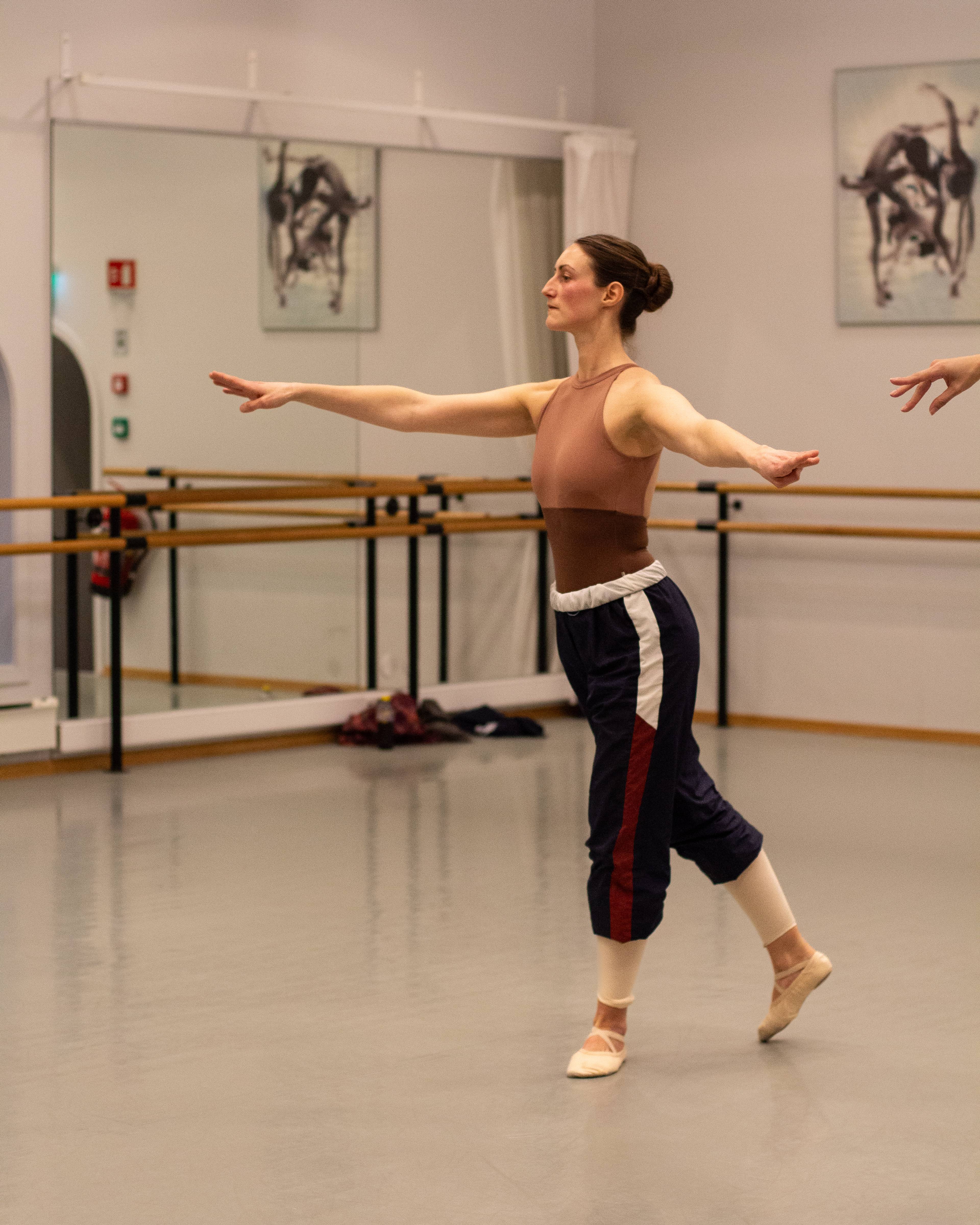 en kvinne som danser ballett