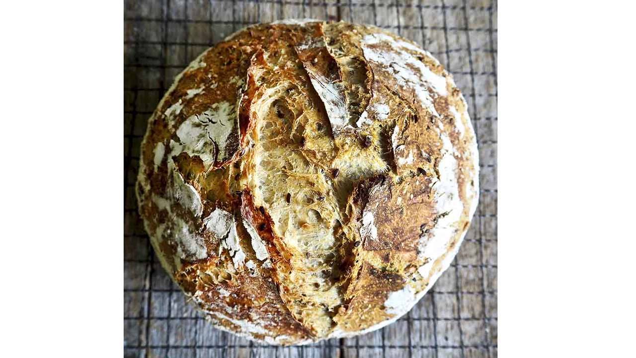 Fra boken «Eltefri bakst - gjærbakst gjort enkelt, sunt og smakfullt» av Ina-Janine Johnsen.
