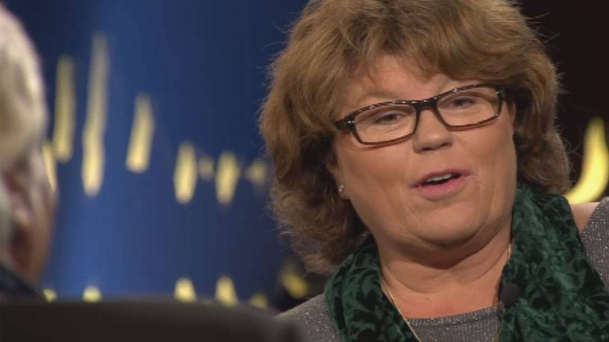 Her går Anne Holt ut mot Guillou NRK Kultur og underholdning