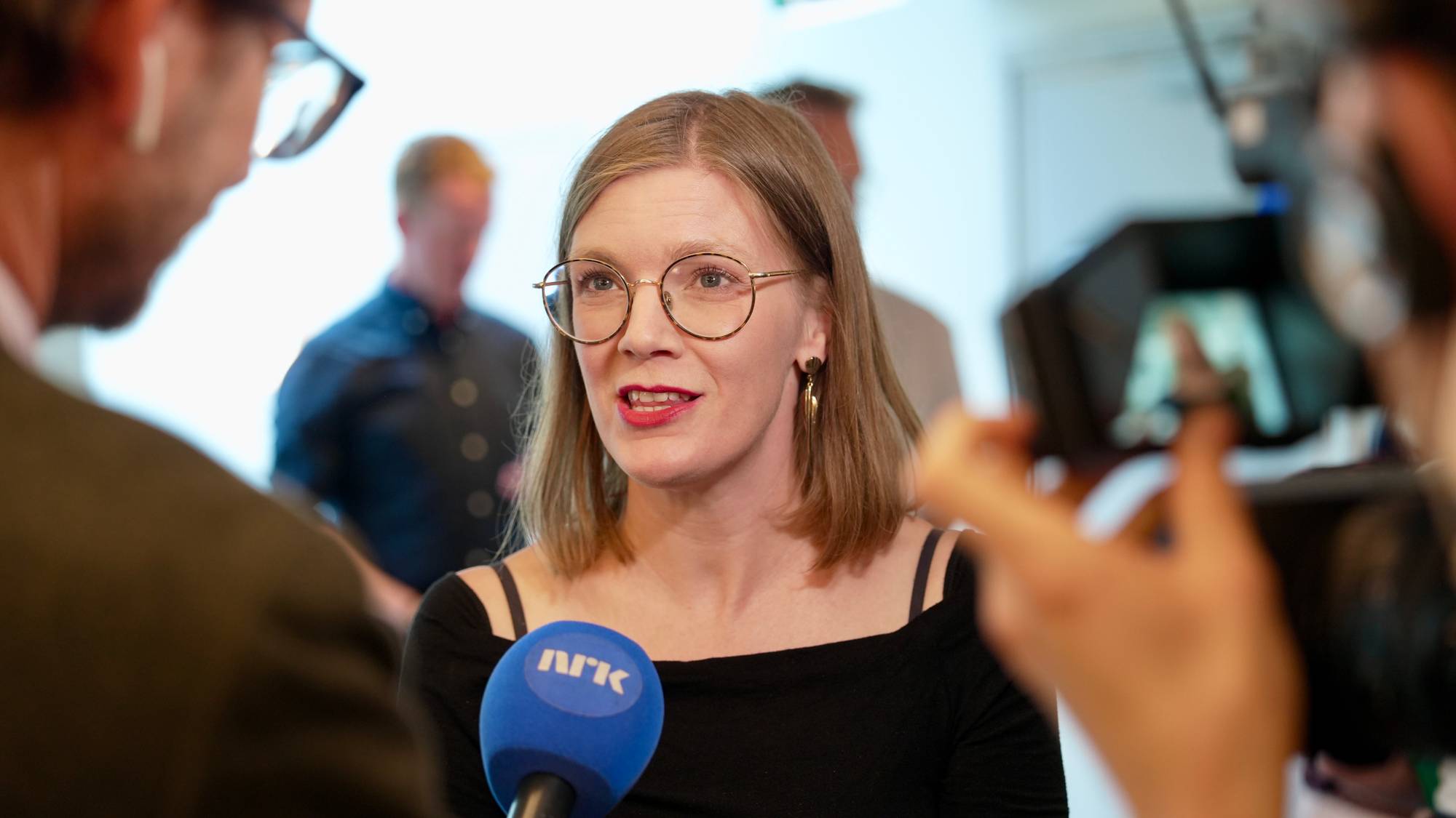 Marie Sneve Martinussen, Rødt