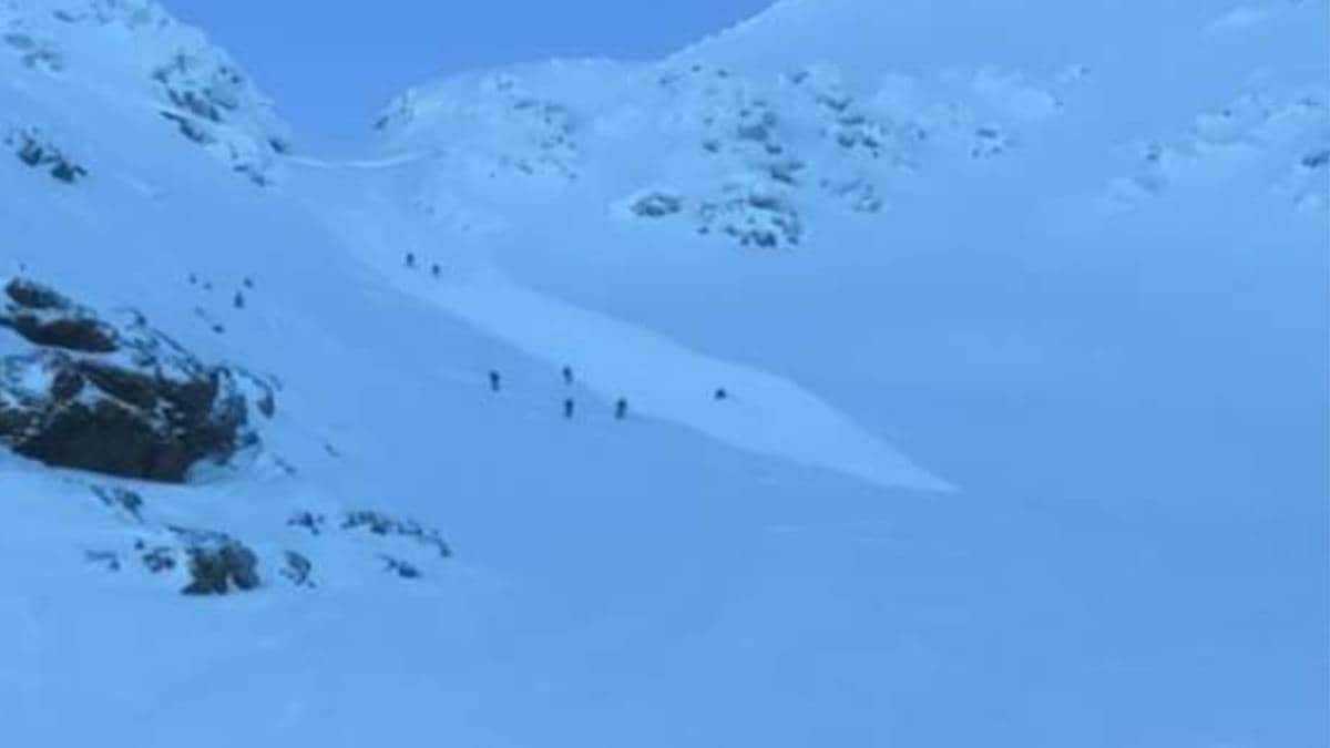 Tre snøskred i Troms: En person ble tatt, men kom seg ut