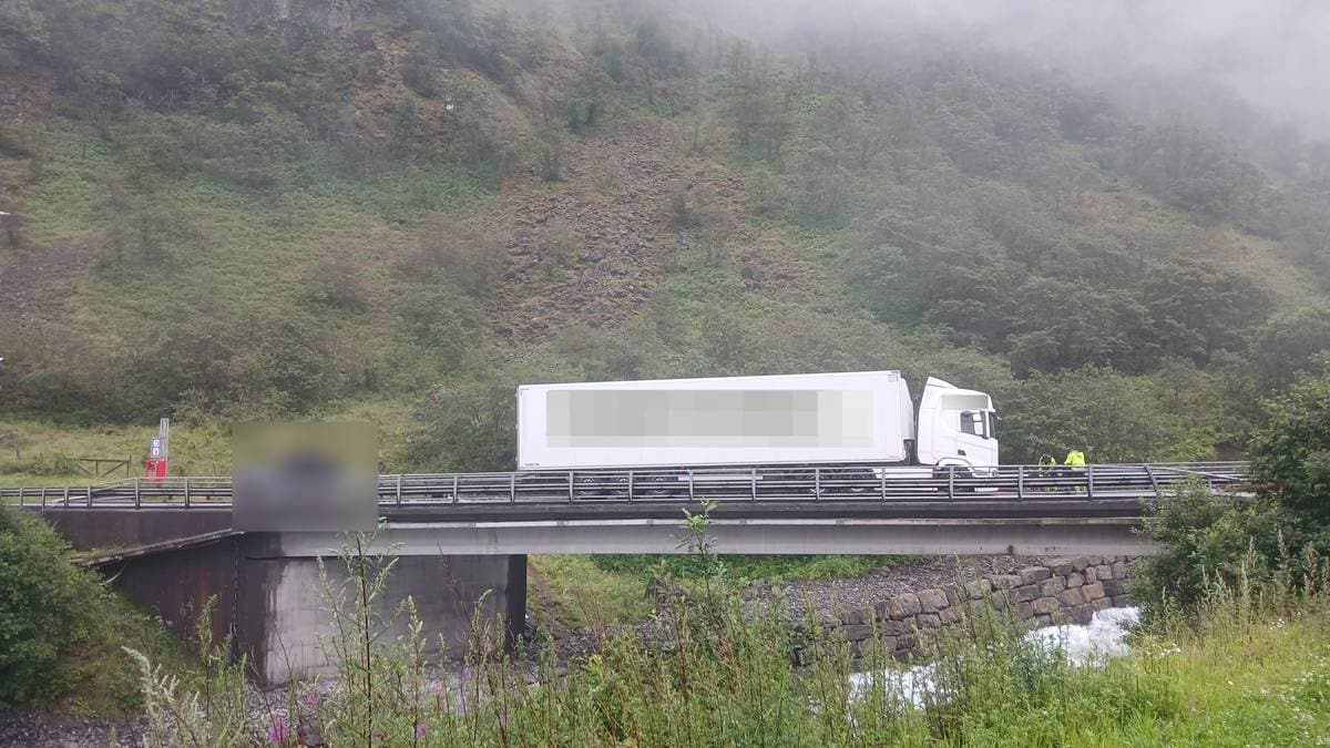Mann i 20-åra omkom i trafikkulukke i Aurland
