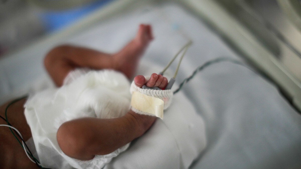 FHI: Flere spedbarn blir lagt inn på sykehus med korona