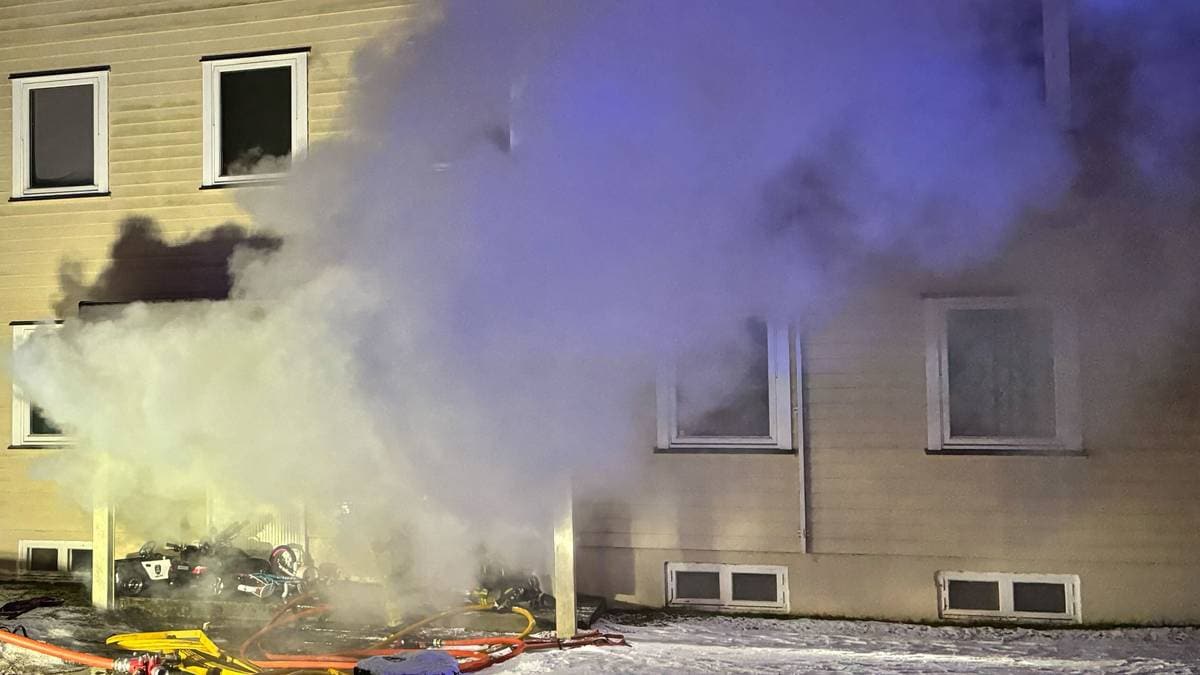Flere personer evakuert etter brann i Moss