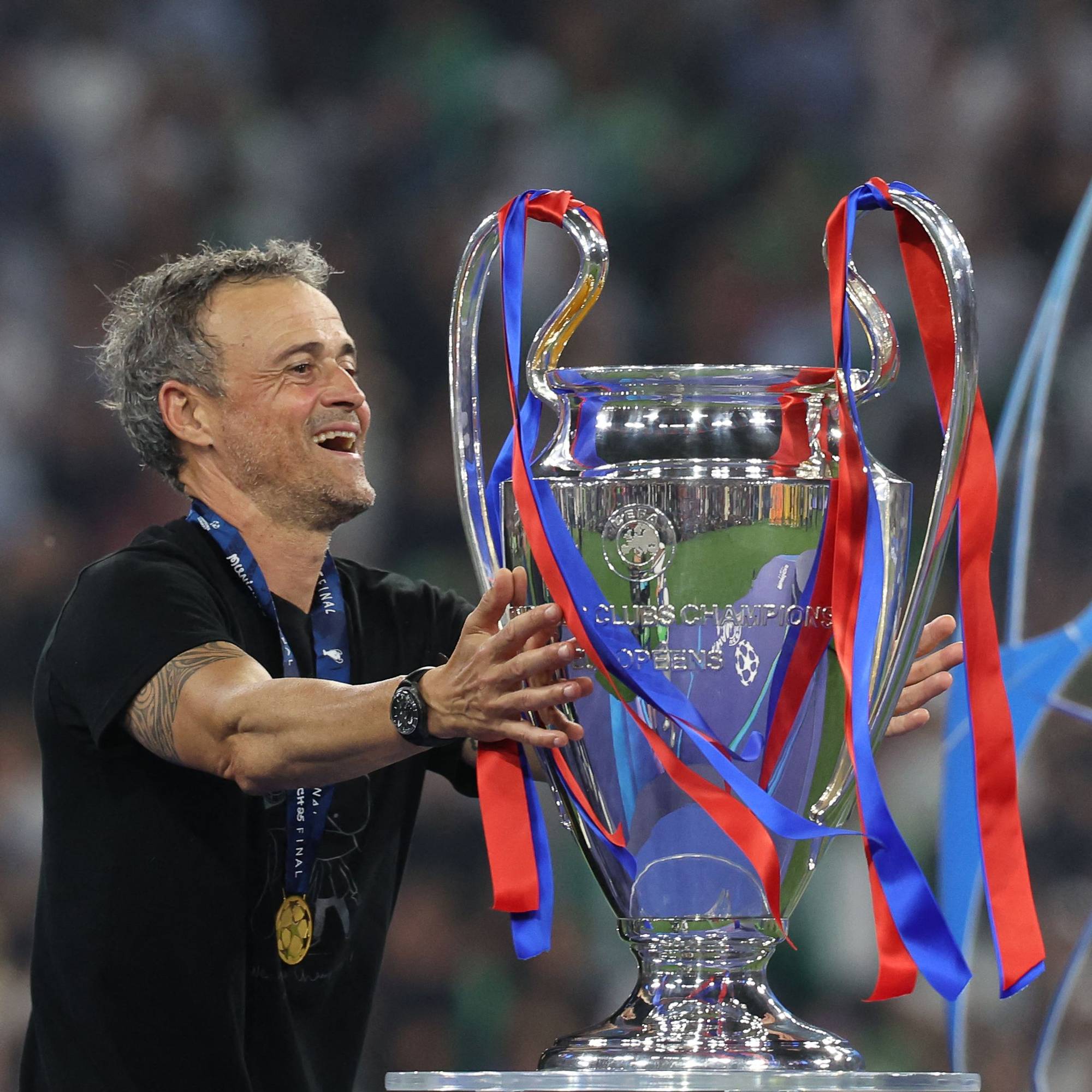 Luis Enrique griper etter Mesterliga-trofeet