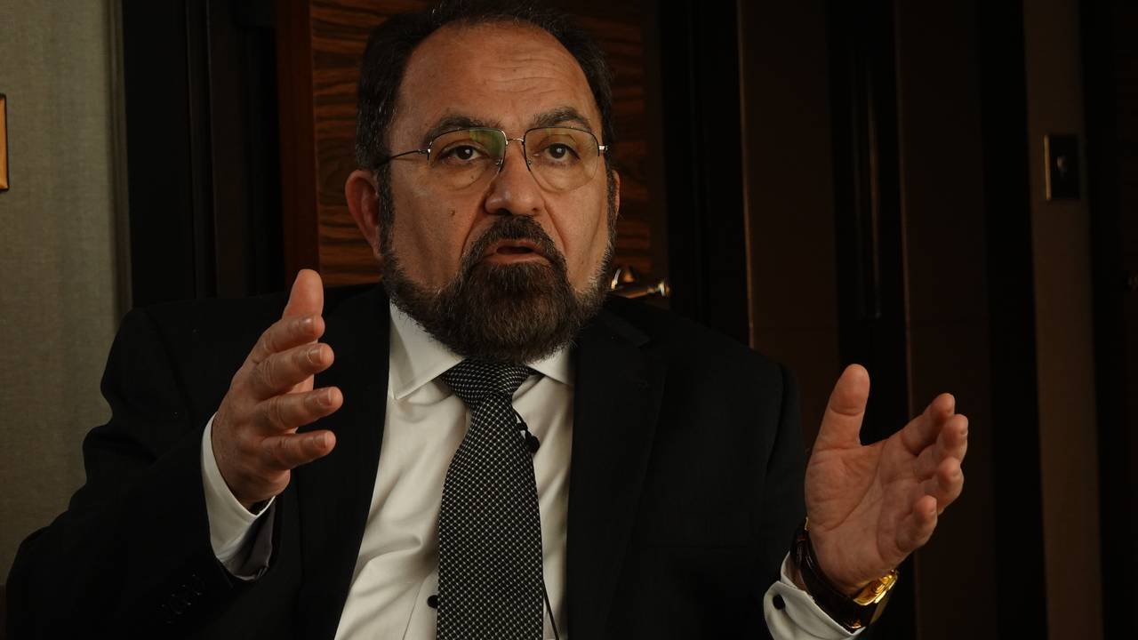 Abolghasem Mesbahi, iransk avhopper
