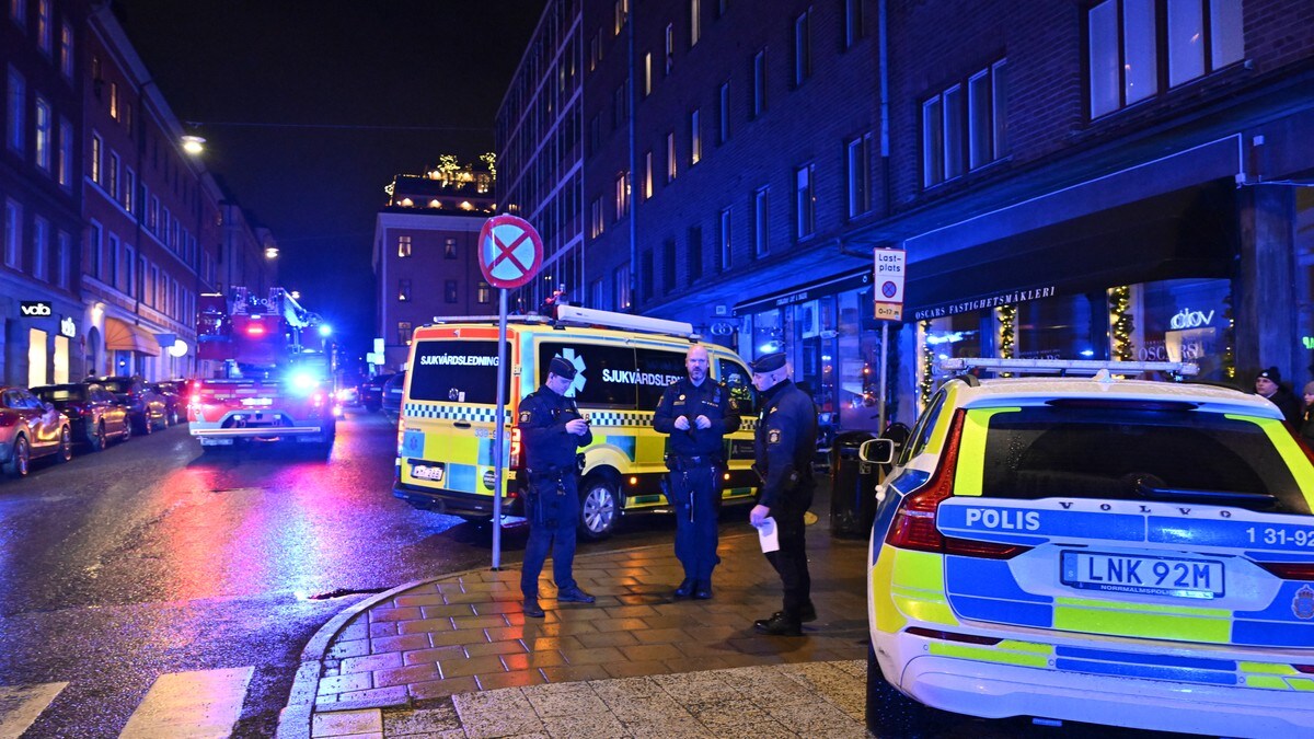 Eksplosjon ved inngangsparti sentralt i Stockholm