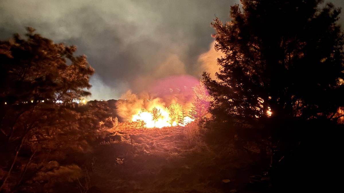 Kraftig terrengbrann i Øygarden slukket