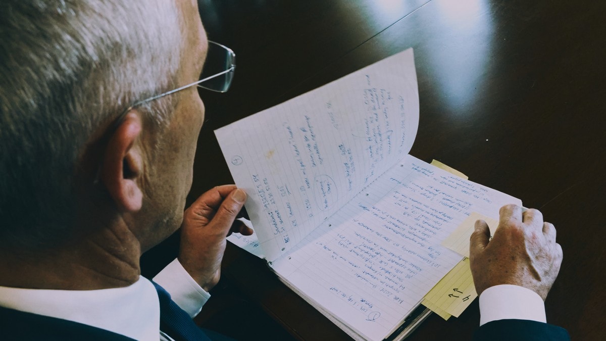 Her er Jens Stoltenbergs notatbok fra 22. juli