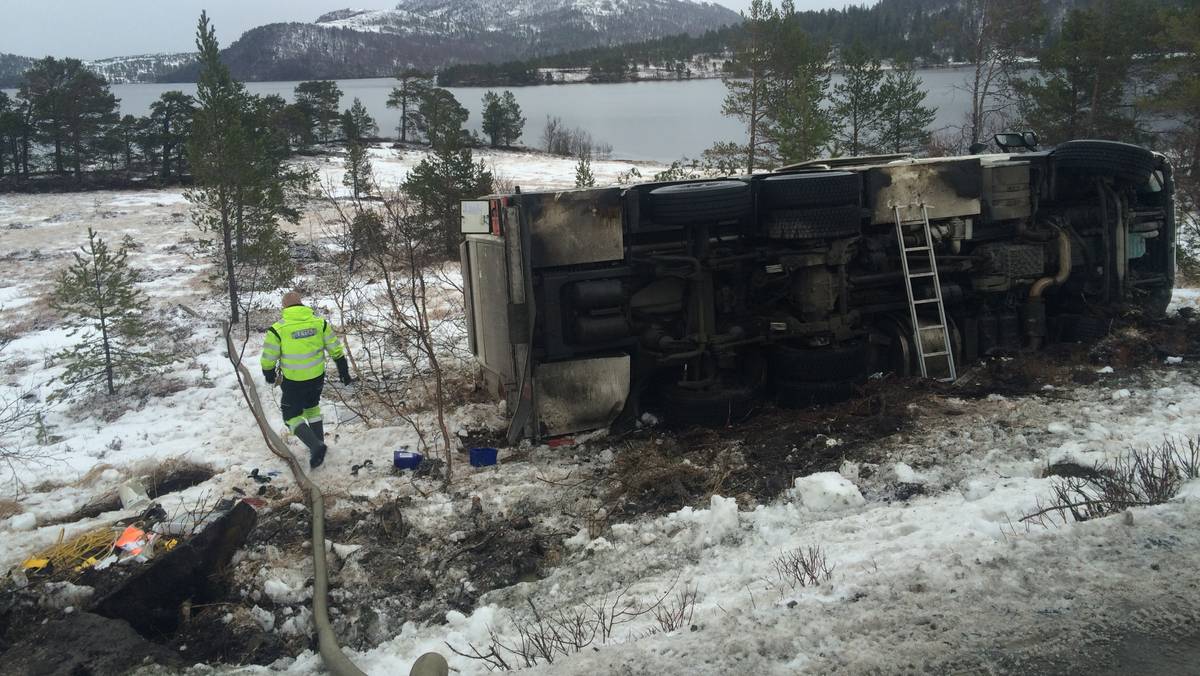 Berging av tankbil på Fv 714 – NRK Trøndelag – Lokale nyheter, TV og radio