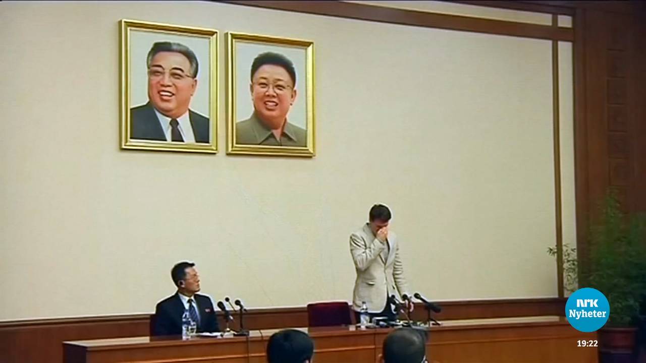 Warmbier gråtende i retten.