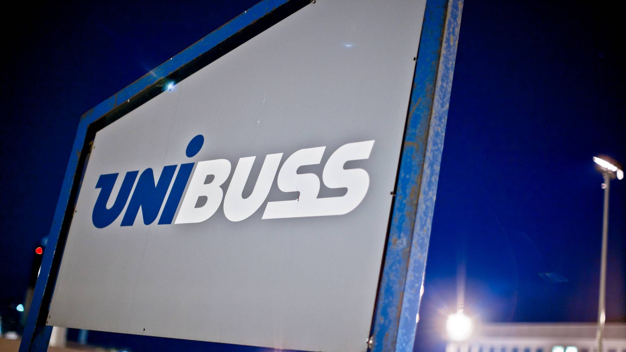 Unibuss skilt