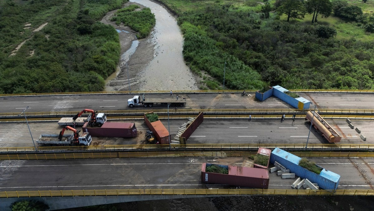 Colombia og Venezuela åpner viktig og omstridt grensebru