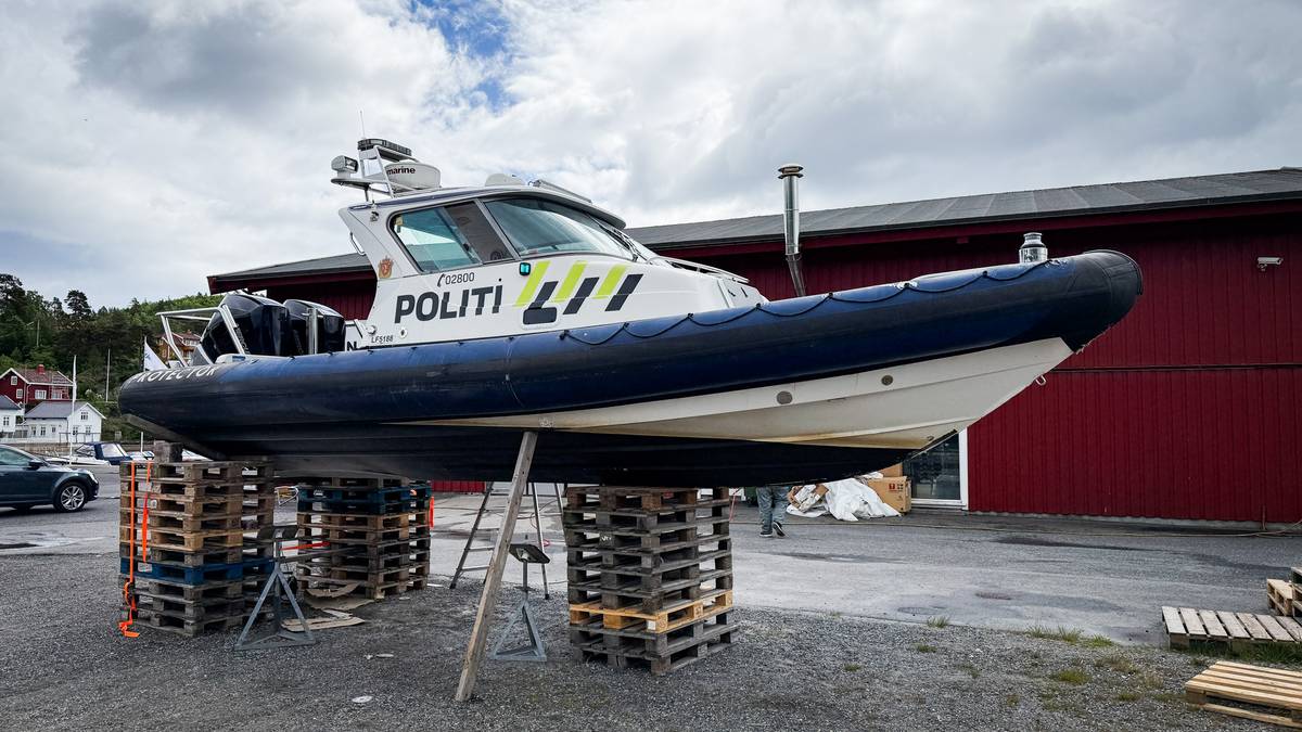 Politibåt repareres etter grunnstøting