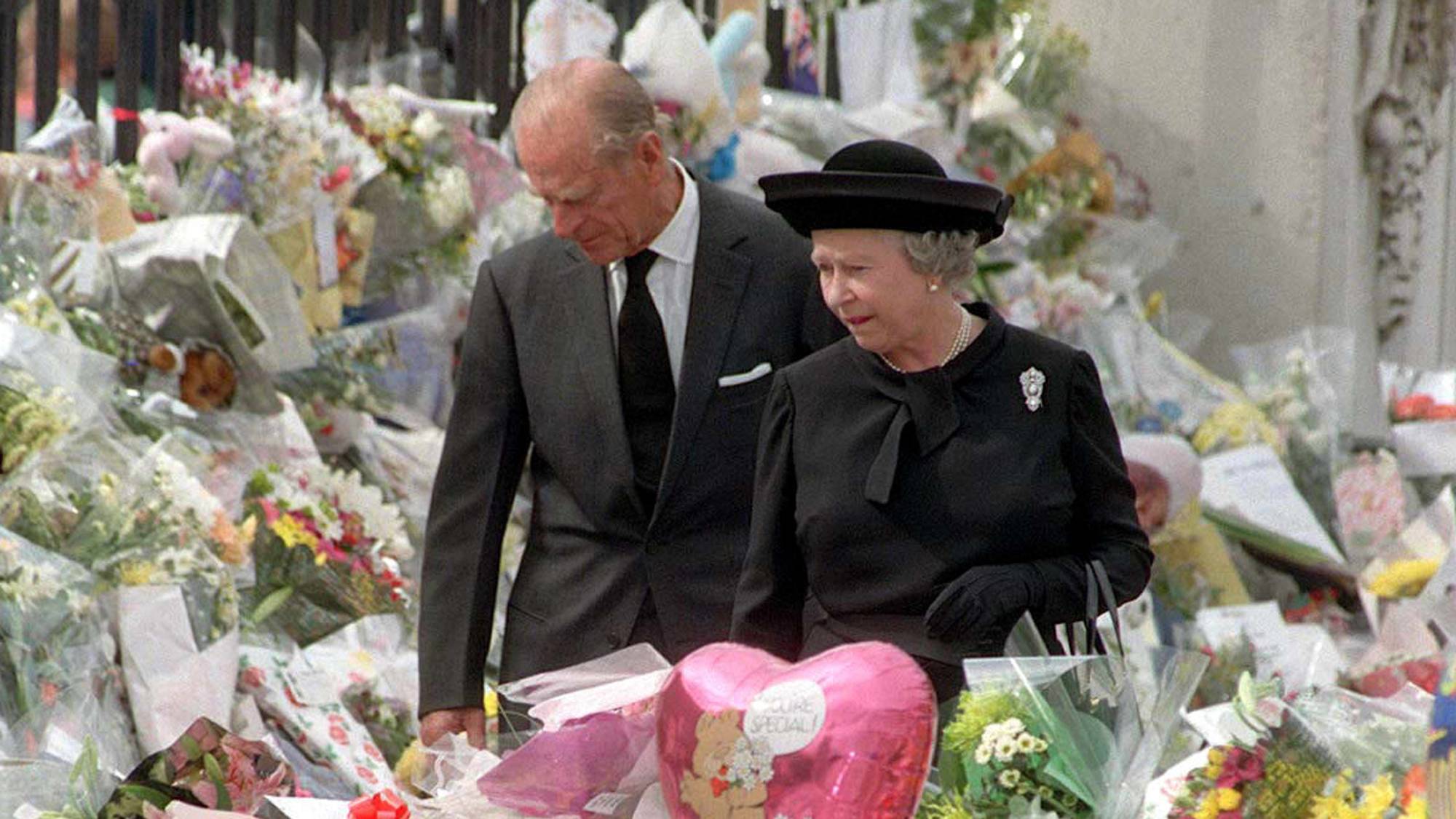 Фото принцессы дианы в гробу. Похороны принцессы Дианы. Похороны принцессы Дианы 1997.