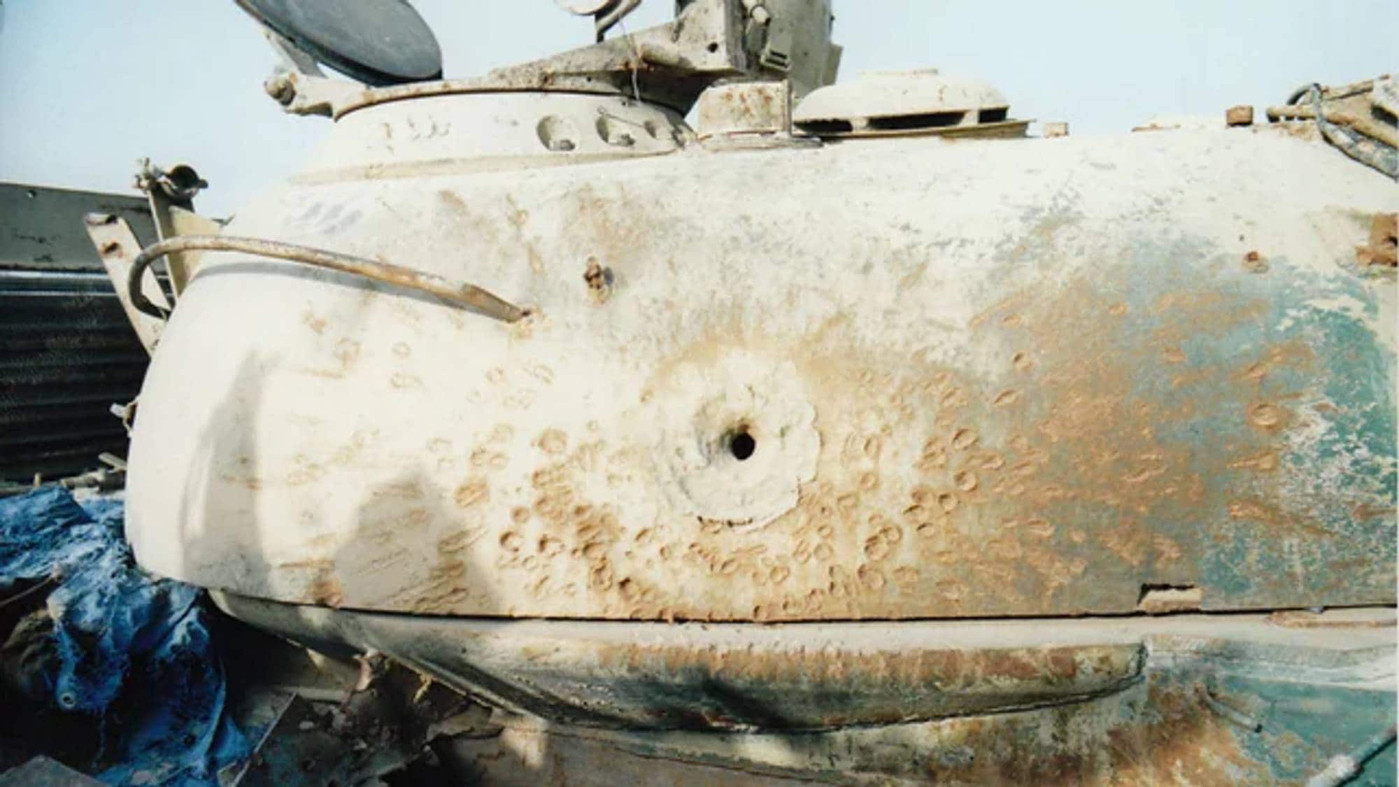 Попадание. Попадание. Снаряд кв 2. Броня пробитая кумулятивным снарядом. Пробитие су 152.