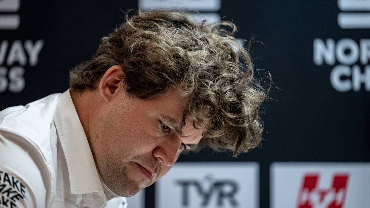 Frustrert og oppgitt Carlsen hinter om langsjakkslutt