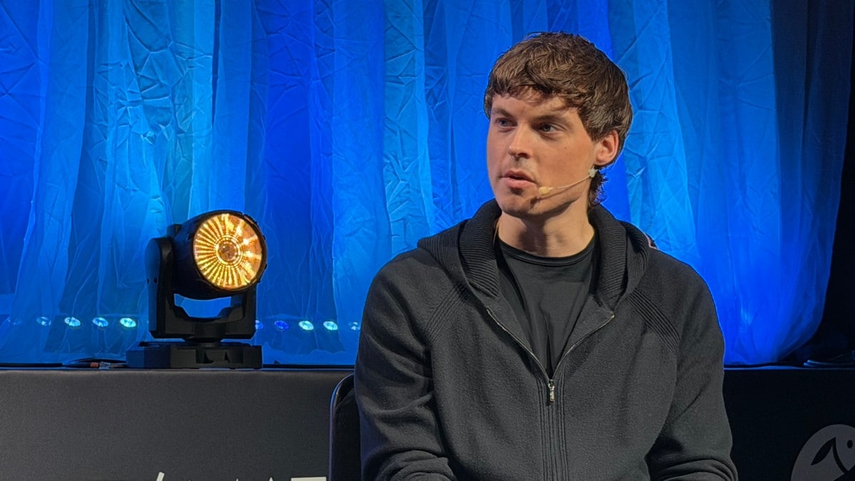 Noregs rikaste i sjeldan intervju – kjenner på ærefrykt