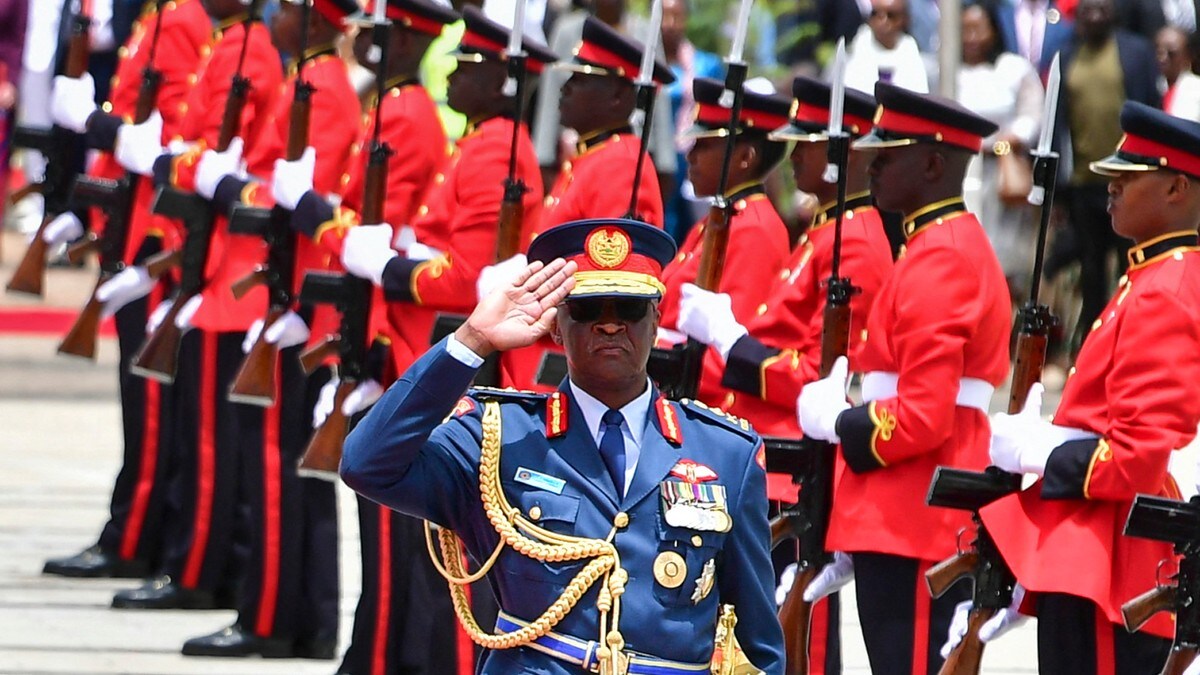 Kenyas forsvarssjef omkommet