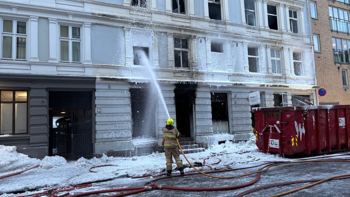 Gammel Oslo-bygård totalskadet i brann – nå starter rivingsarbeidet